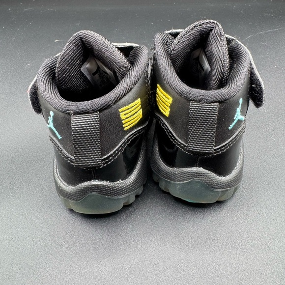 Jordan Kids Black Sneakers with Blue Highlights - Picture 3 of 10